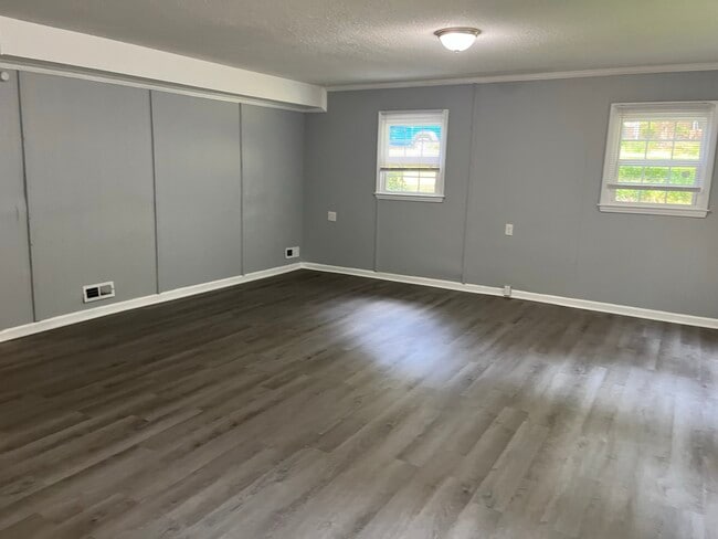 Building Photo - 7617 Summerglen Dr