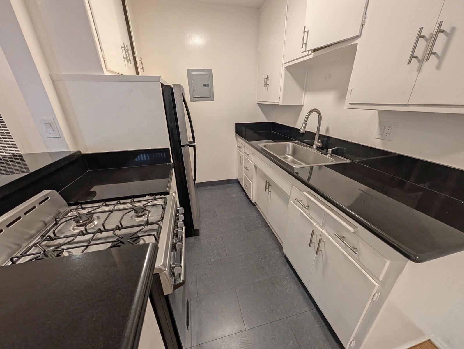 Building Photo - 1328 Gordon St