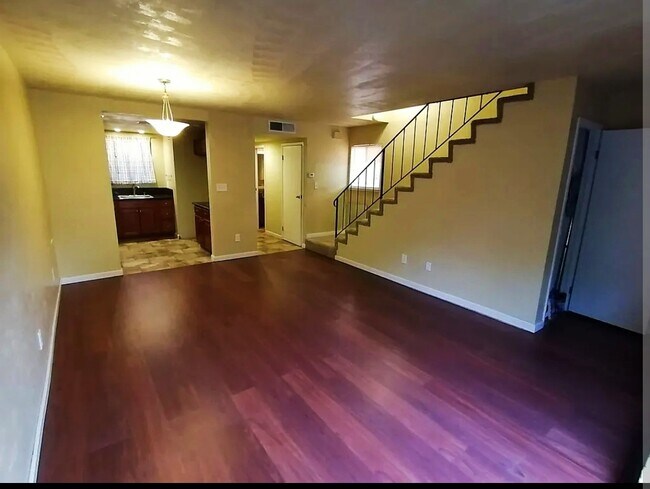 Building Photo - 59 Derow Ct