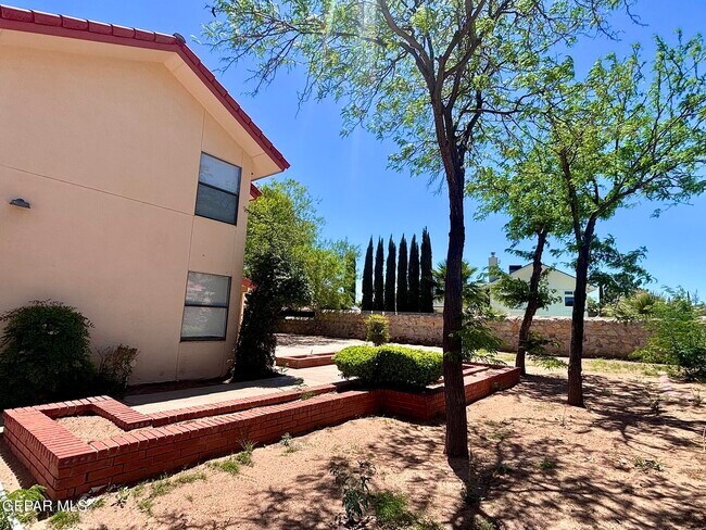 Building Photo - 11670 Rufus Brijalba Dr