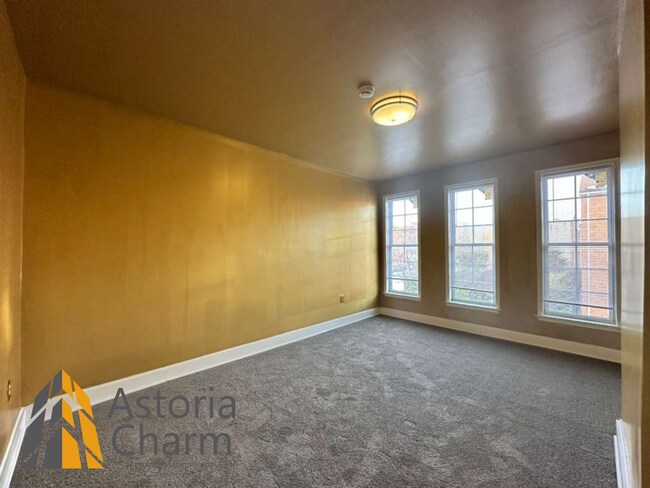 Building Photo - 3 Bedroom Home with Finished Basement and Rear Deck