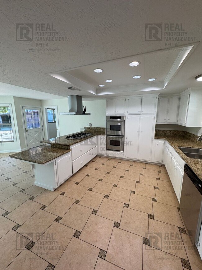 Building Photo - 7BR Single-Story Retreat on 2.7+ Acres – Spacious, Sun-Filled Living in Prime Temecula