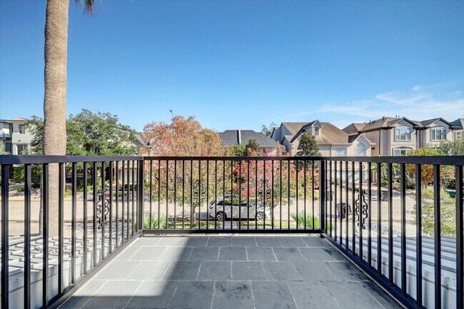 Building Photo - 2622 Westgate Dr