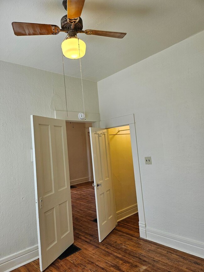 Building Photo - 1223 Claremont Ave