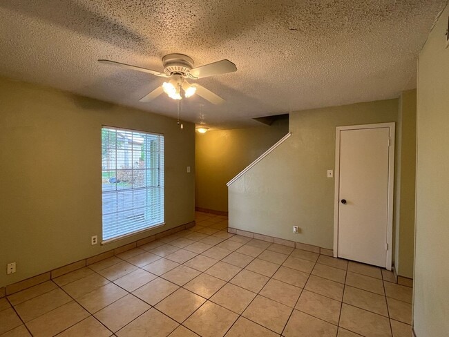 Building Photo - Southside Townhome