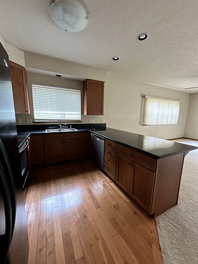 Building Photo - MIE451