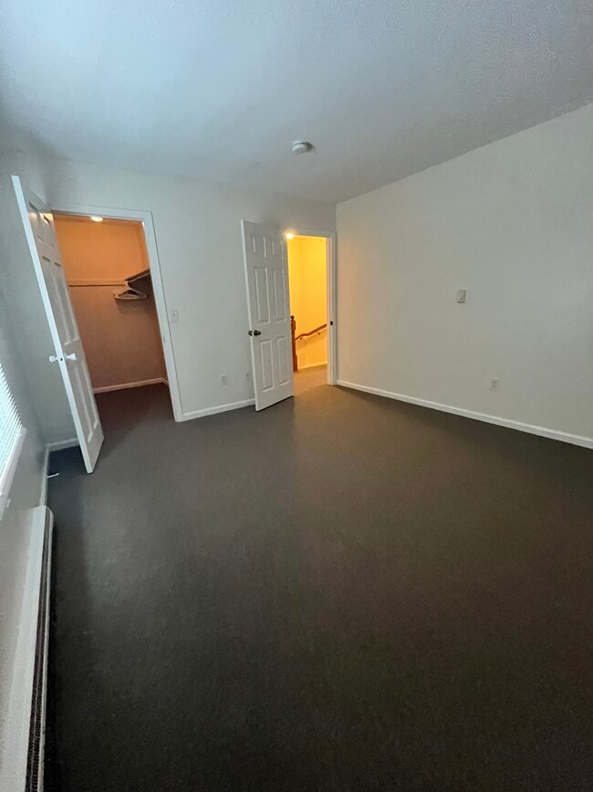 Building Photo - 425 Dorset St