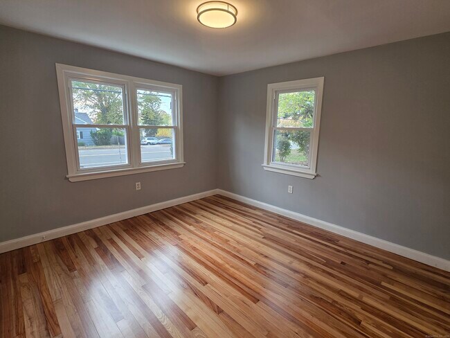 Building Photo - 62 Pond Point Ave