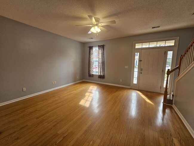 Building Photo - 104 Tuscany Ct