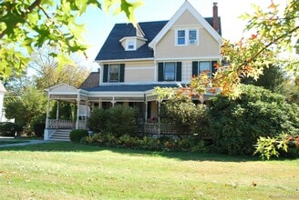 Building Photo - 35 Oakland Ave