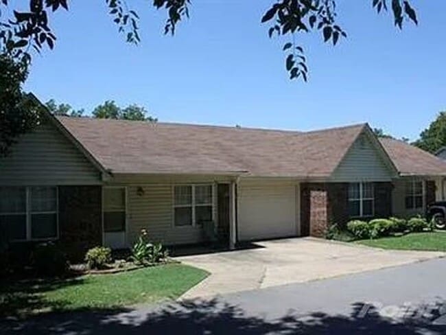 Building Photo - Charming 2 Bed / 2 Bath Home in the Heart of Downtown Searcy