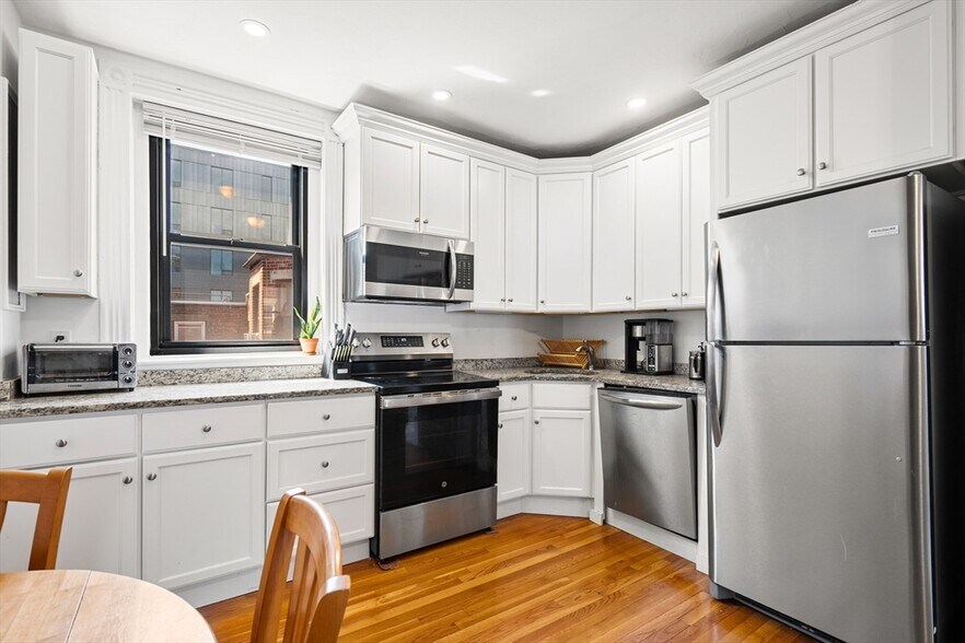 Building Photo - 107 Jersey St