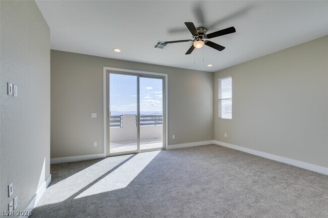 Building Photo - 11803 River Hawk Ave