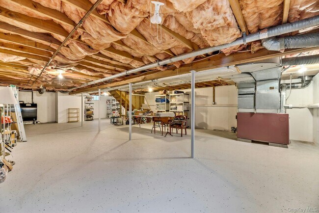 Building Photo - 2555 Youngs Ave