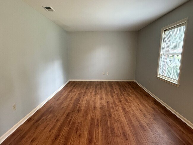Building Photo - Sangaree 3Br 2Ba minutes to I26 - Available NOW!