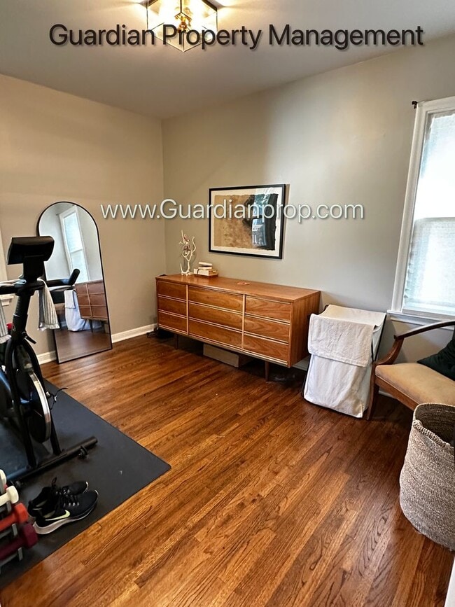 Building Photo - St Louis Park Renovated Single Family Home...
