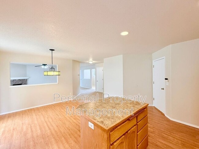 Building Photo - 11117 NE 104th St