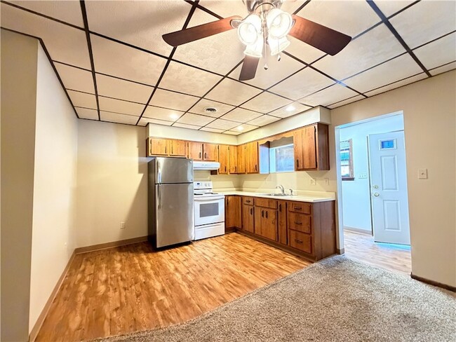 Building Photo - 24 W Pike St