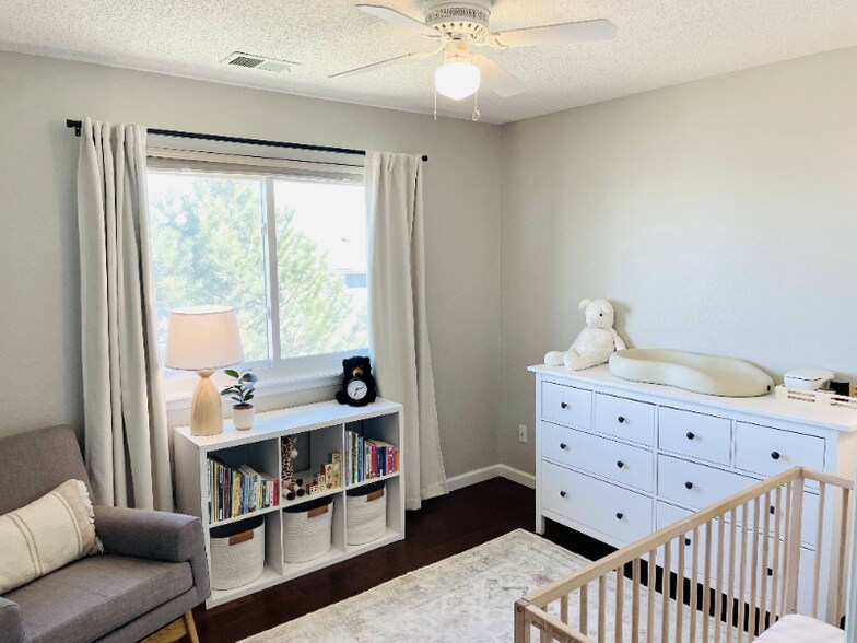 Building Photo - 2446 S Gibralter Way