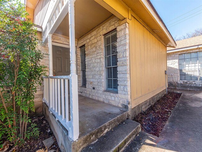 Building Photo - 9624 Sugar Hill Dr