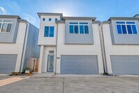 Building Photo - 8930 Spring Knoll Forest Dr