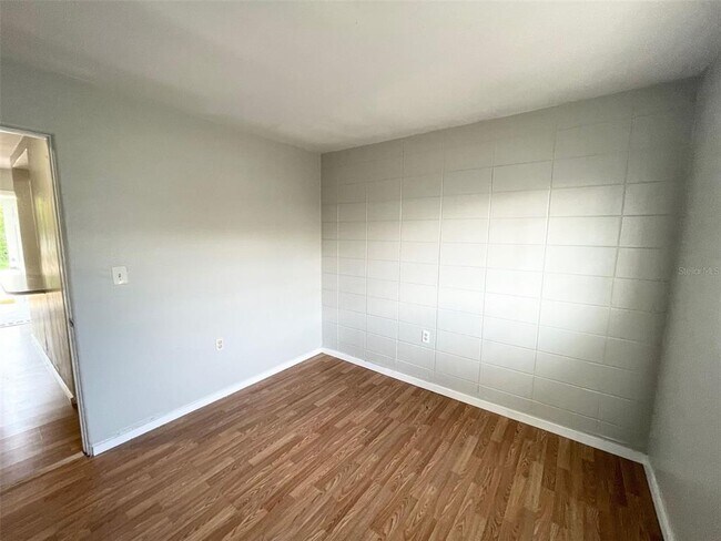 Building Photo - 1341 W Point Dr