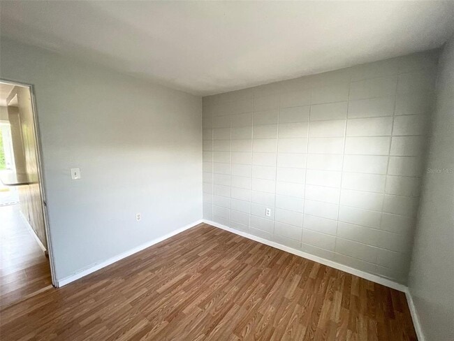 Building Photo - 1343 W Point Dr