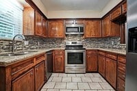 Building Photo - 1807 Saxony Ln