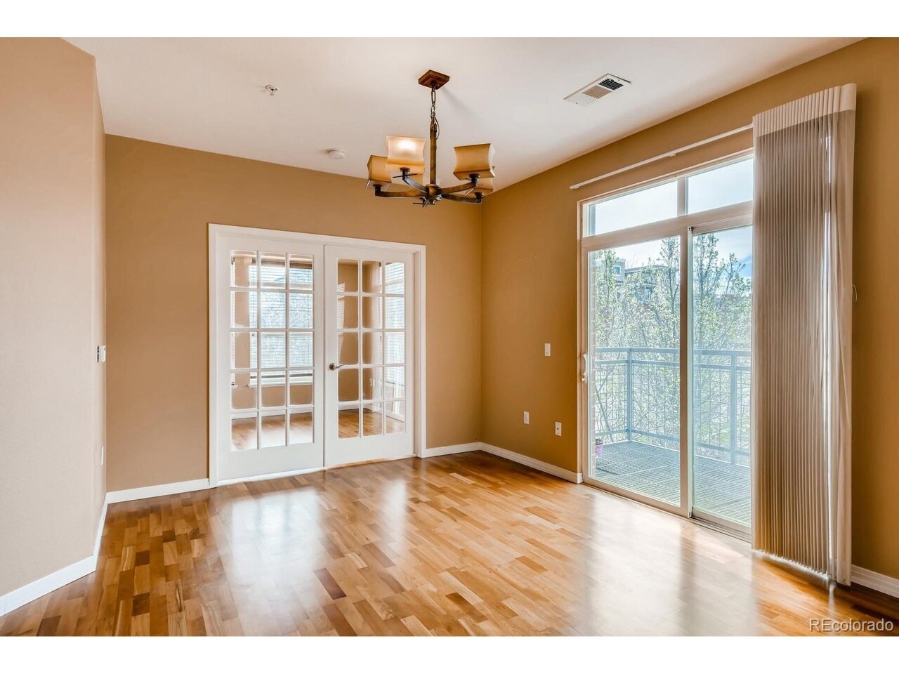 Building Photo - 10176 Park Meadows Dr