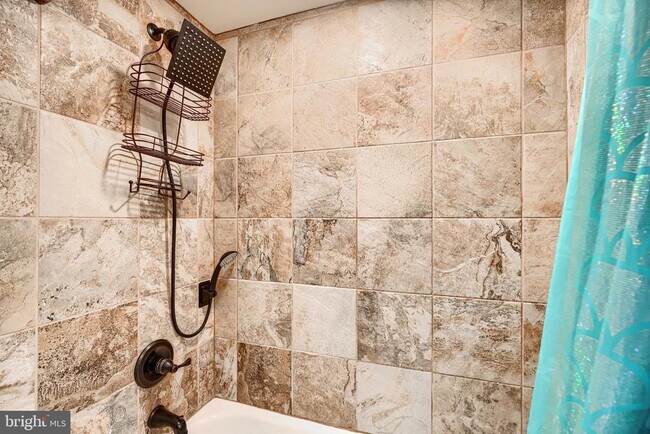 Building Photo - 1730 E Chase St