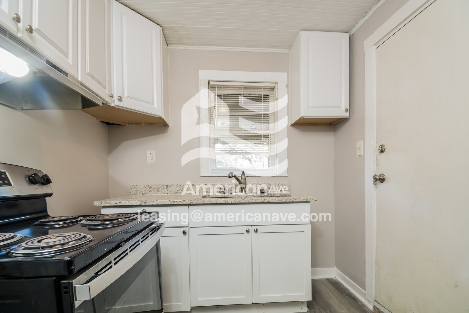 Building Photo - 1915 Armstrong St