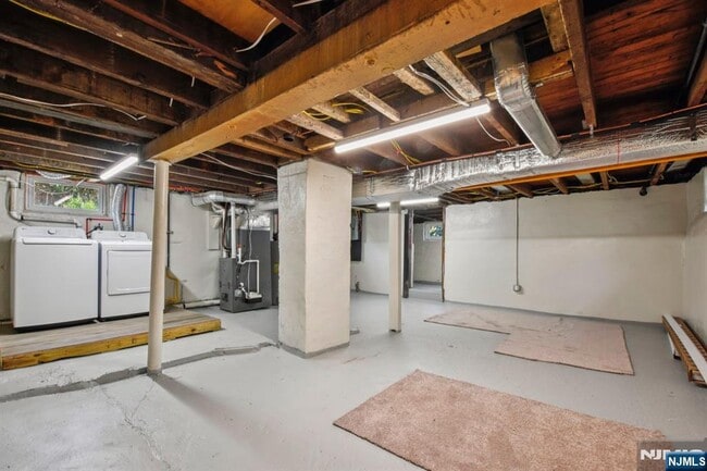 Building Photo - 567 S Broad St