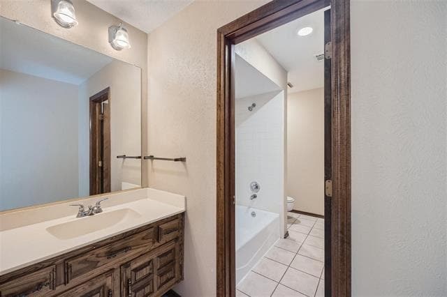 Building Photo - 3005 Saddlehead Dr