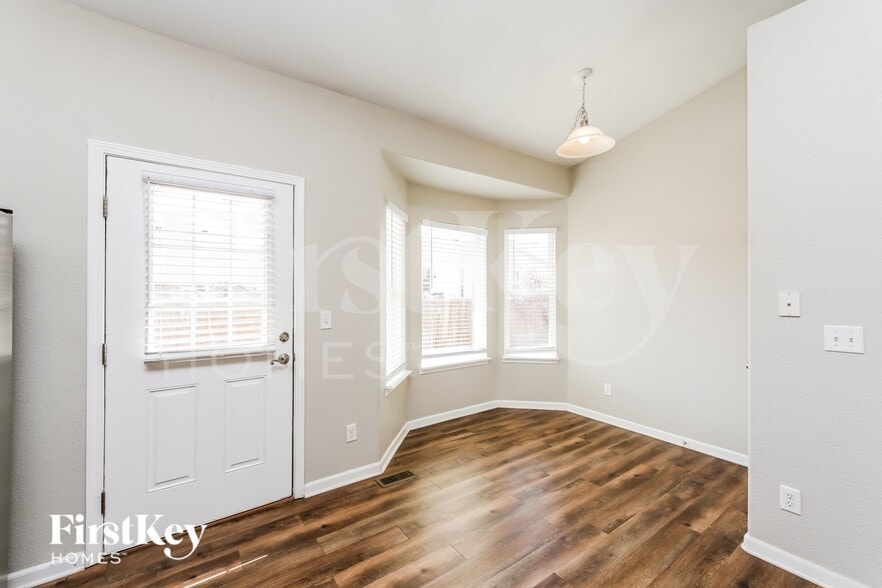 Building Photo - 8353 Freestar Way