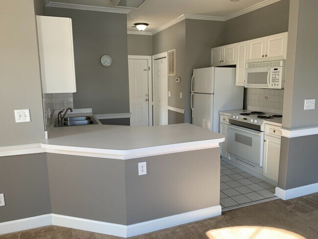Building Photo - 1 Bedroom Condo in Magnolia place