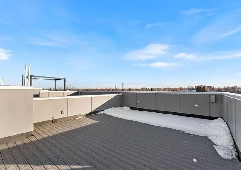 Building Photo - 1245 Utica St