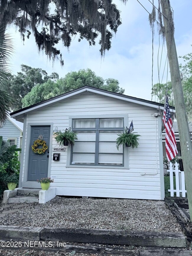 Building Photo - 509 Live Oak St