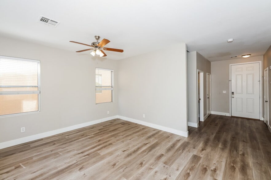 Building Photo - 892 Shining Rose Pl