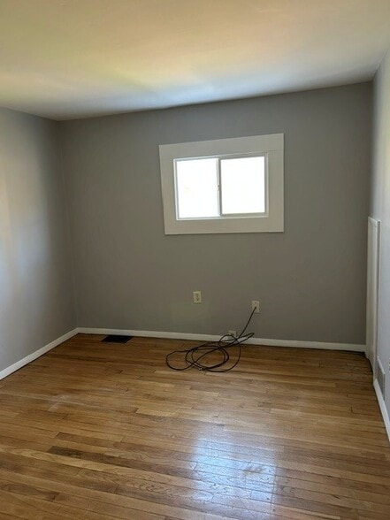 Building Photo - 156 Sylvan Dr