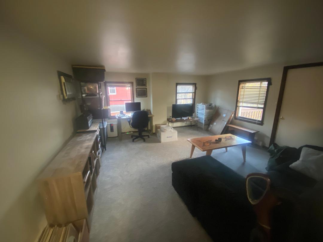 Huge Living Rm - 213 Hamburg Tpke