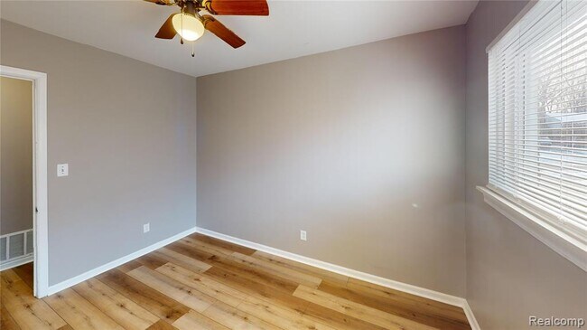 Building Photo - 1177 Connie Ave