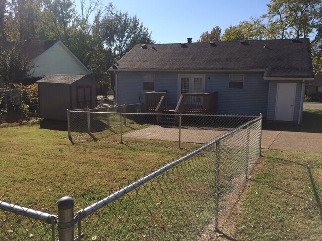 Building Photo - 1413 Autumn Knoll Rd