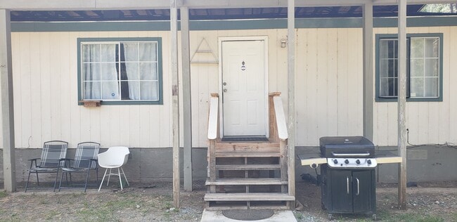 Building Photo - 260 S Derrick Flat Rd
