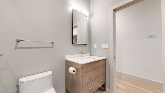 Building Photo - 2 Bedroom Brand New Upstairs Berkeley Unit!