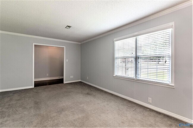 Building Photo - 1201 Aldridge Dr SE