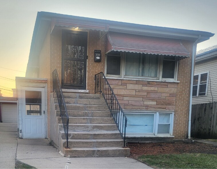 Building Photo - 422 S 19th Ave