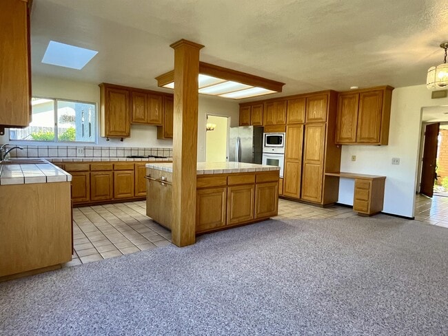 Building Photo - 3105 Blenkarne Dr