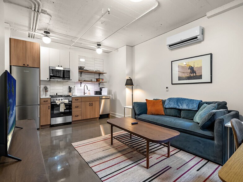 Building Photo - 608 N 3rd Ave