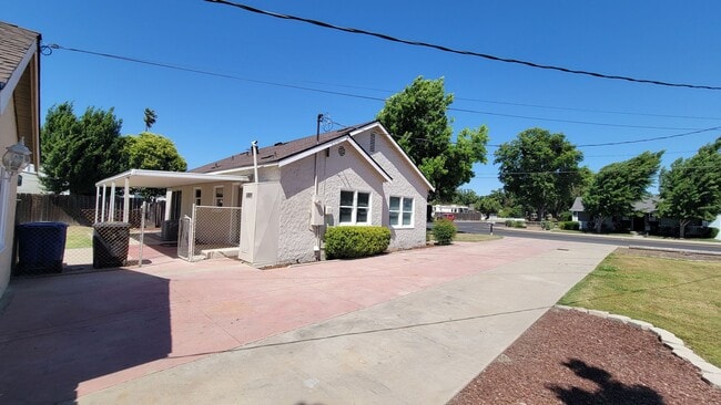 Building Photo - 1251 Sunrise Ave