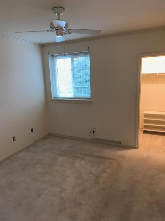 Building Photo - 6 Bandon Court, Unit 202